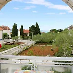 Daire Sunny Terrace In Biograd *