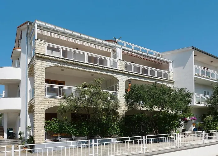 Sunny Terrace Apartment In Biograd Биоград-на-Мору