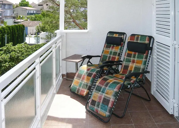 Sunny Terrace Apartment In Biograd *